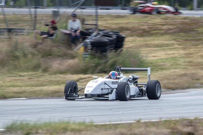 Seinäjokelainen Juha Mäki-Jouppi on hallinnut Formula Open -luokkaa koko kauden. Kuva: Pertti Kangasniemi/AKK