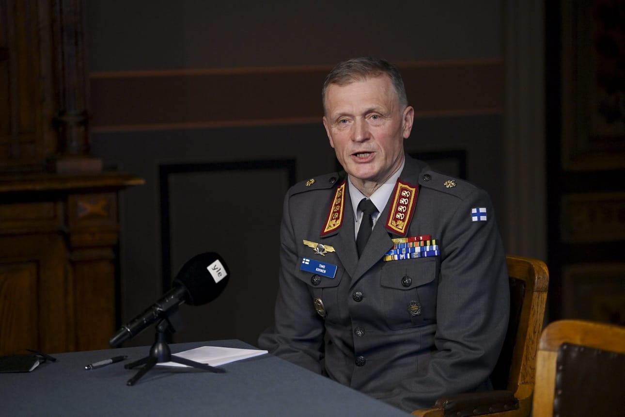 Puolustusvoimain komentaja, kenraali Timo Kivinen avasi tällä viikolla 239. Maanpuolustuskurssin.