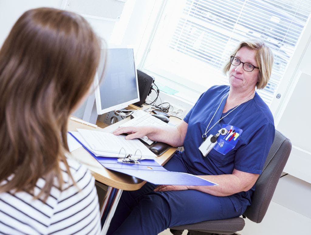 Sairaalassa on edelleen turvallista asioida, vaikka koronaepidemia etenee vähitellen myös Pohjois-Pohjanmaalla, OYS:sta tiedotetaan torstaina.