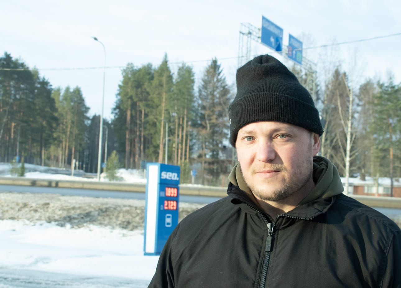 Vuodesta 2013 yrittäjänä pääosin teollisuuden huolinnan parissa työllistynyt Kalle Konola perusti mittarikentän ostaessaan uuden firman. Polttoainekauppaa tehdään Aarnipiha Oy:n nimiin.
