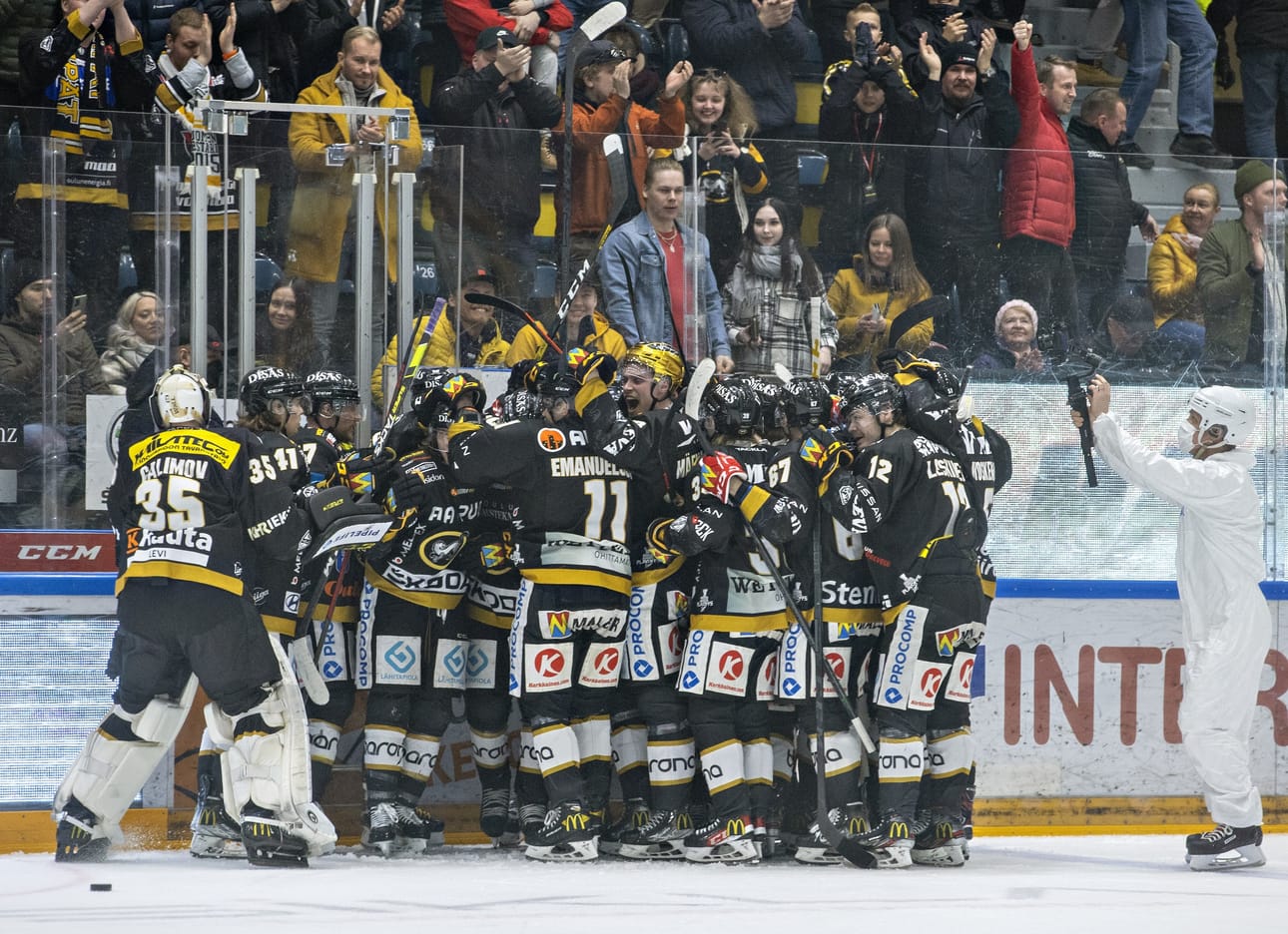 Kärpät jatkaa taistelua välieräpaikasta.