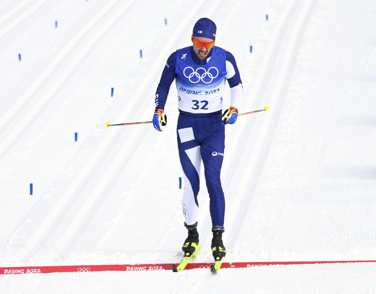 Hakolalta Pekingin olympialaisten avausmatka 15 kilometriä meni penkin alle. LEHTIKUVA / EMMI KORHONEN