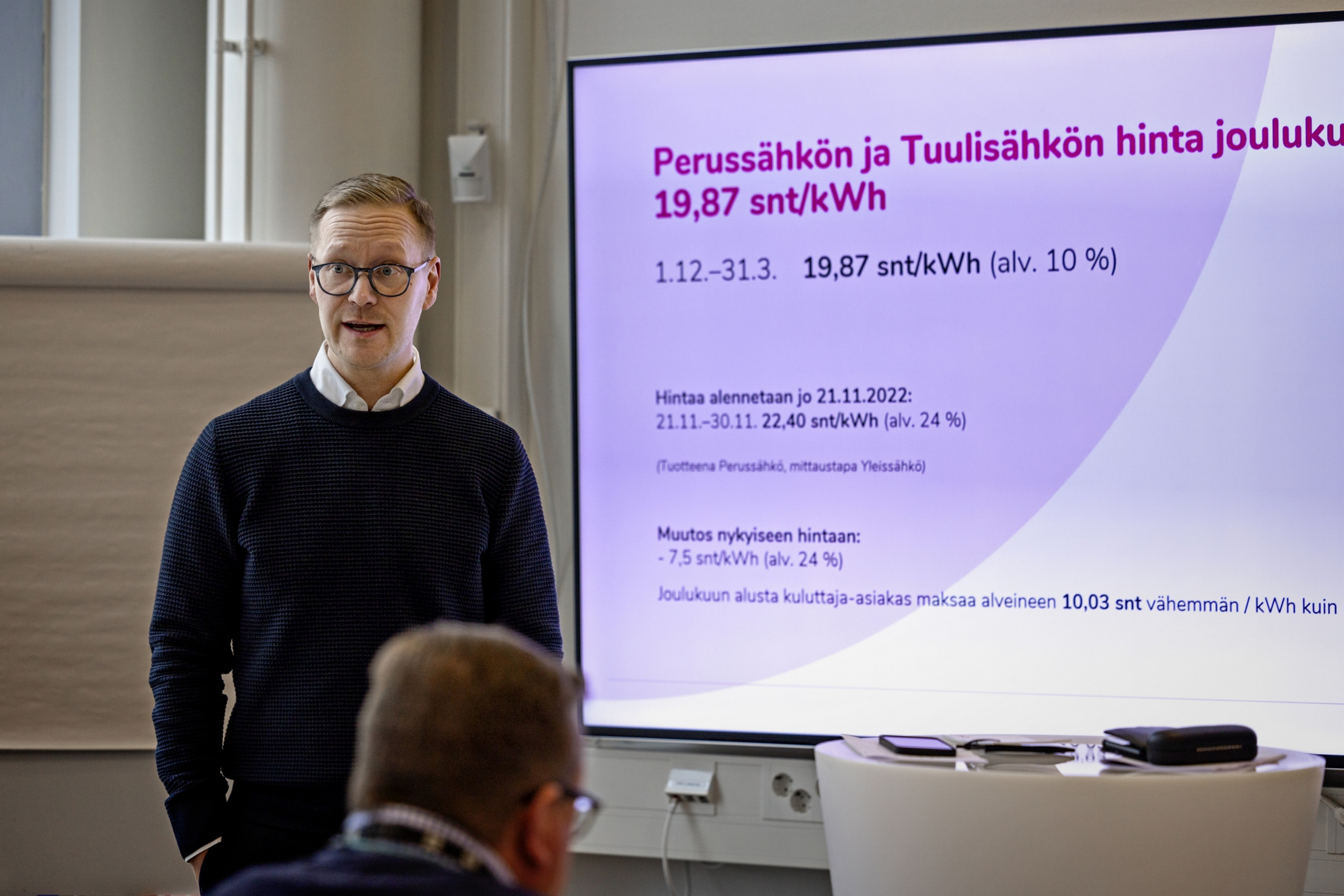 Vaasan Sähkö kehittää uutuutta, joka yhdistää pörssisähkön edut ja suojaa talven piikkihinnoilta