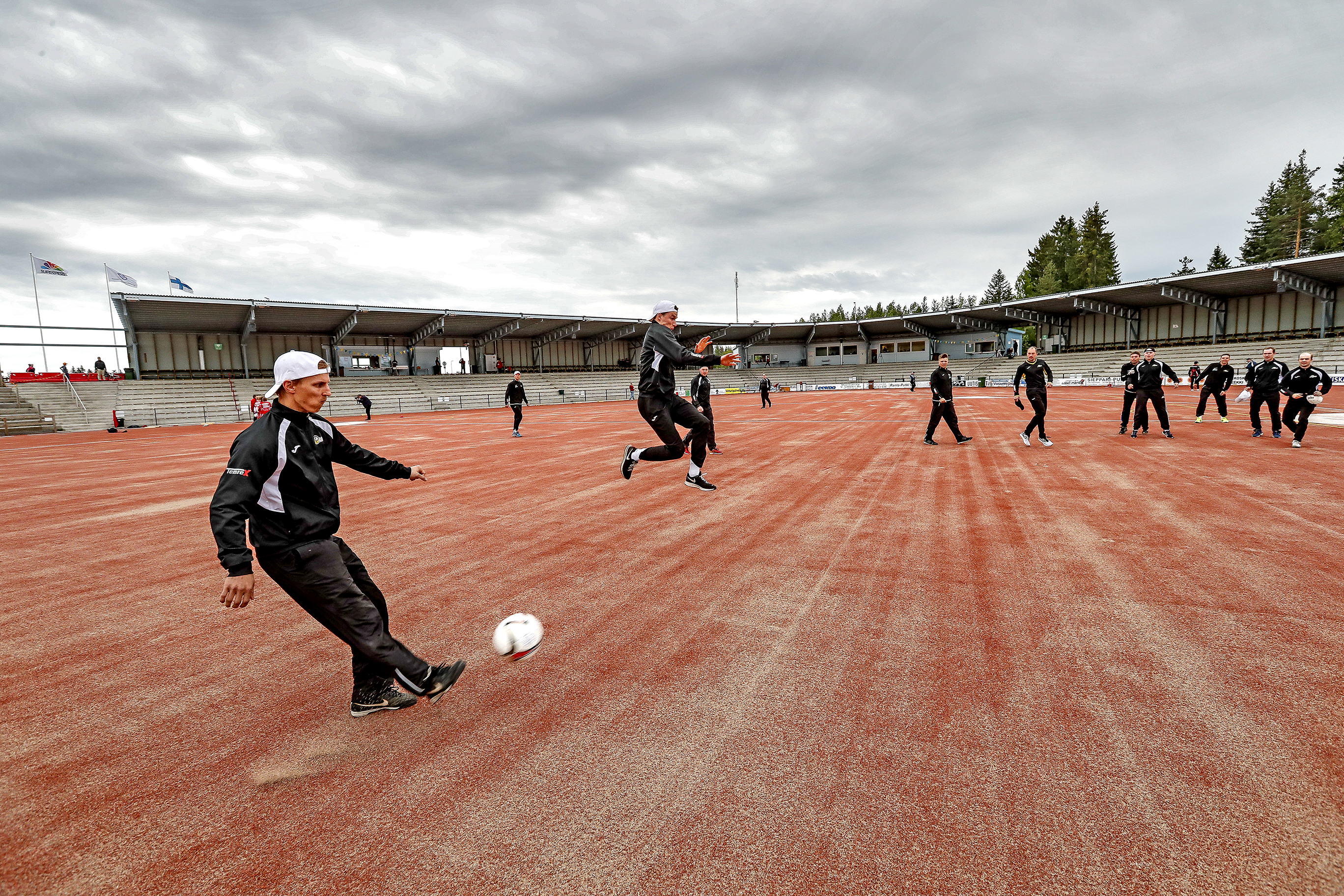 PattU veti alkulämmöt jalkapallon parissa.