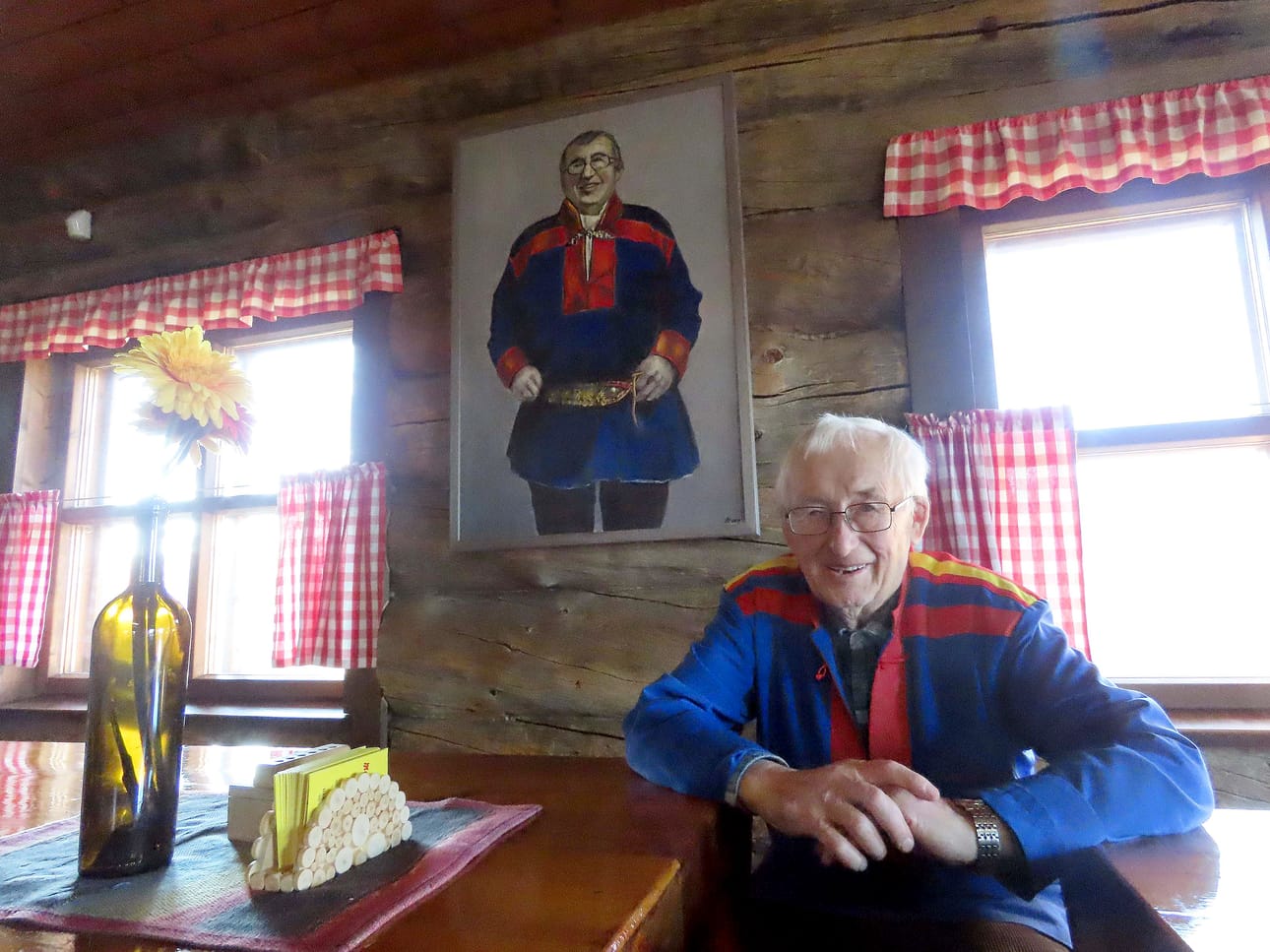 Inarin vuoden 2022 yrittäjä Hans Niittyvuopio on kotoisin Utsjoelta vanhasta Karigasniemestä, jossa Teno virtaa vielä Inarijokena. Hän täyttää ensi vuonna 90.