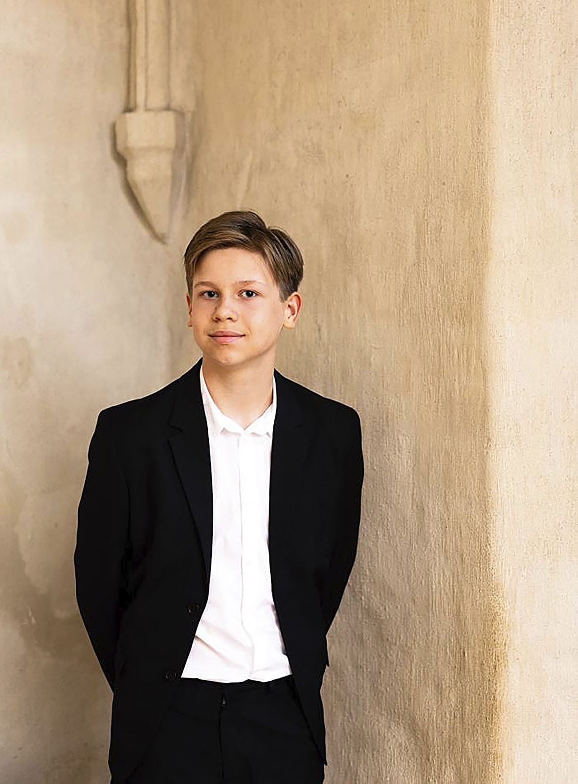 Raahelainen nuori pianistilupaus Nuutti Hirvonen konsertoi Pyhäjoen seurakuntatalolla perjantaina.