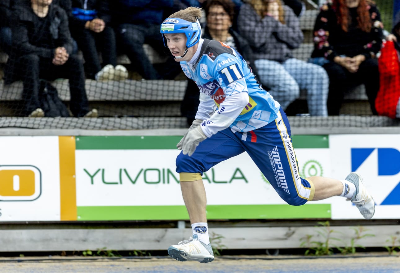 Teemu Hollannilla ja muilla KeKi:n miehillä oli vaikeaa Tampereella.