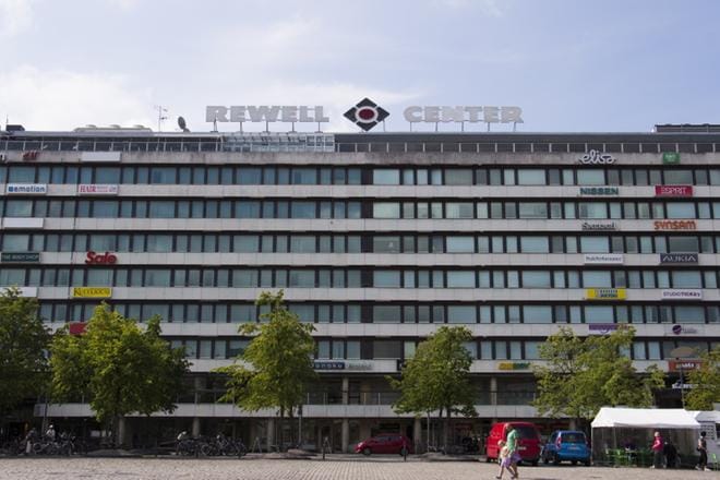 Osuuskauppa KPO:n talousjohtajan Matti Laukan mukaan Rewell Centerin uudet tilat alkavat hahmottua. Syksyn aikana uusitaan myös kauppakeskuksen valaistusta. KUVAT: JENNY MÄKINEN