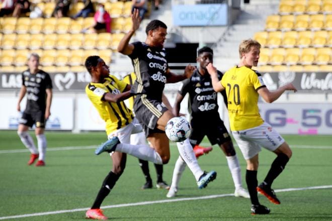 Jake Jervis jäi vielä tässä ensimmäisen puoliajan tilanteessa ilman maalia, mutta teki toisella puoliajalla SJK:n 2–1-maalin. Kuva: Heikki Hakanen
