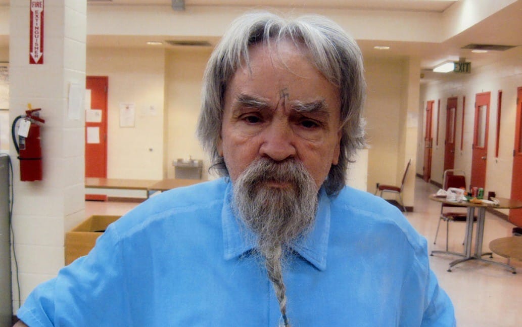 Charles Manson oli vankilassa 1970-luvulta kuolemaansa asti. 1955 syntyi Charles Manson Jr., Jason Freeman on hänen poikansa.