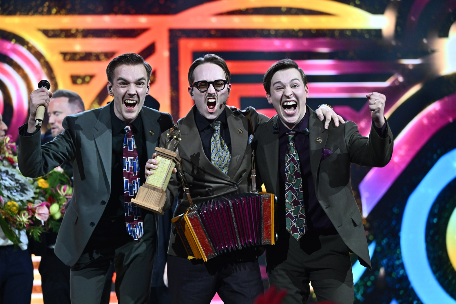 Mahtavaa! – KAJ voitti ja edustaa Ruotsia euroviisuissa
