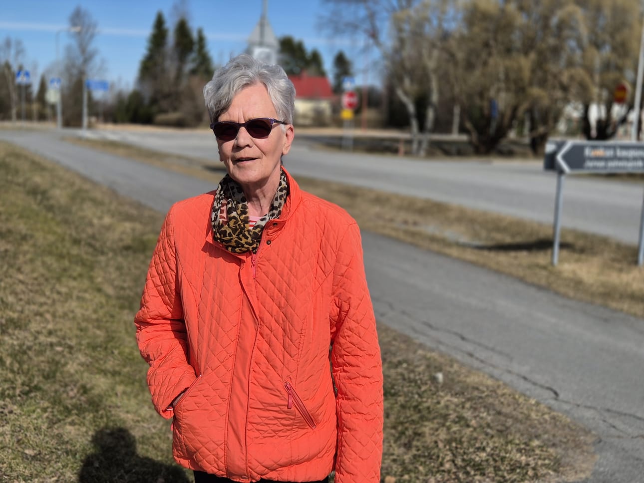 Elvi Kivelä ei pidä siitä, kun palvelut siirtyvät digitaalisiksi.