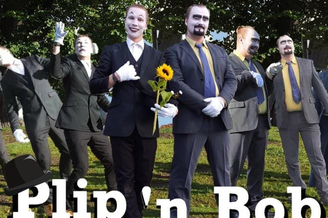 Perjantaina Alavudelle saapuva Piip`n Bob -pantomiimikaksikko improvisoi sketsejä yleisöltä saamiensa vinkkien pohjalta.