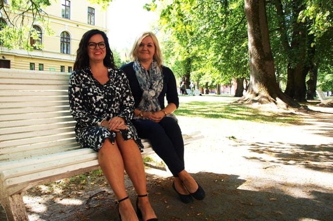 Mirja Palola ja Tanja Davidov vievät innolla vaasalaista Taiga-suklaata maailmalle. Kuvat: Katja Lahti