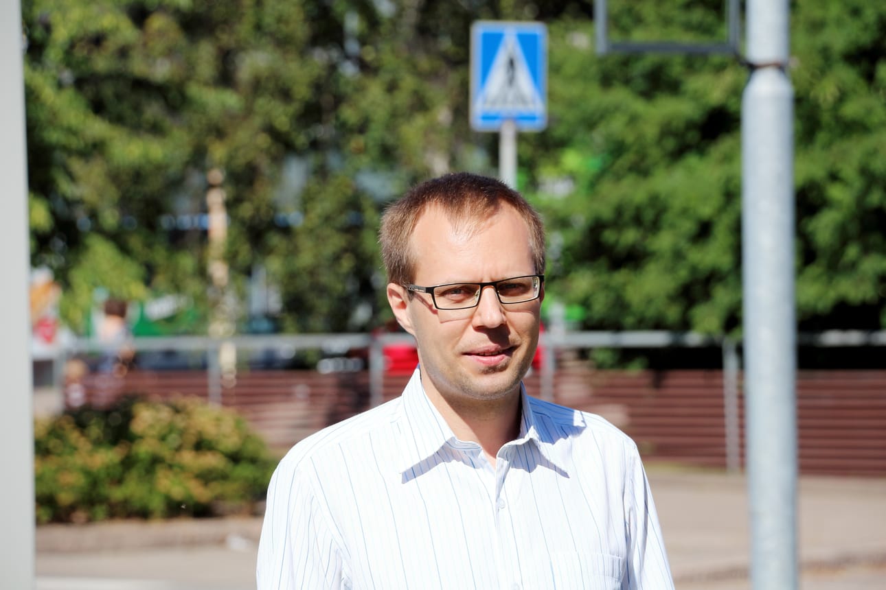 Raahen kaupungin vs. ympäristösihteeri Eero Leppänen kertoo, että Raahen keskustan ilman laatu on melko hyvä ja että PAH-pitoisuudet ovat aiempaa allhaisempia.