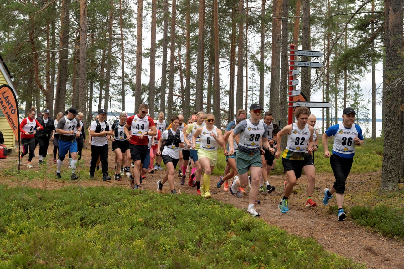 Ärjä Arcticin tapahtumissa osallistujat pääsevät tutustumaan Ärjänsaaren luontoon ja historiaan avovesiuinnin, polkujuoksun tai opastetun kävelyn kautta.