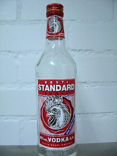 Standard vodka -merkkisen alkoholijuoman epäillään aiheuttaneen myrkytyksiä.
