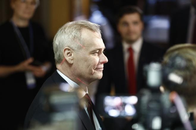 Antti Rinne saattaa saada kokoon naisenemmistöisen hallituksen. Hallituspuolueissa niukka enemmistö on naisia. KUVA: Joel Maisalmi