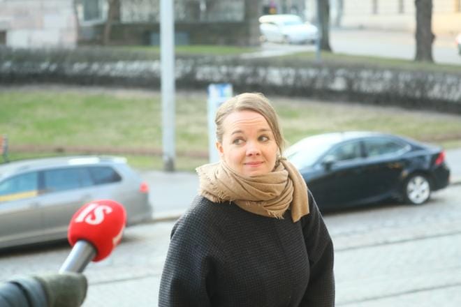 Valtiovarainministeri Katri Kulmuni (kesk.) kertoo, että parhaillaan selvitetään mahdollisuutta alvien palautusmalliin. KUVA: Arkisto