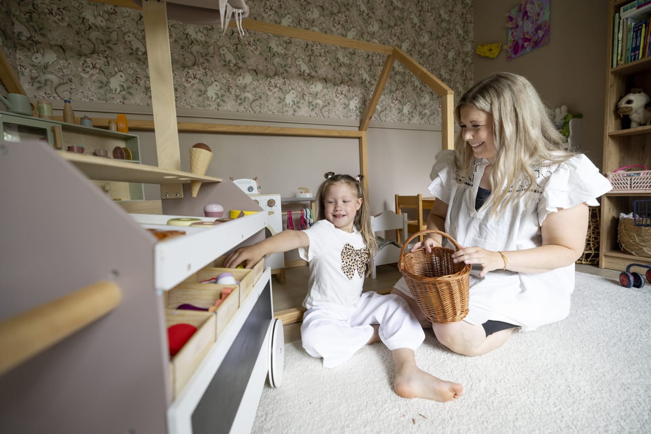 Eimi Soininen ja Marika Vilen kävivät vertaistukiryhmässä ensimmäistä kertaa keskiviikkona.