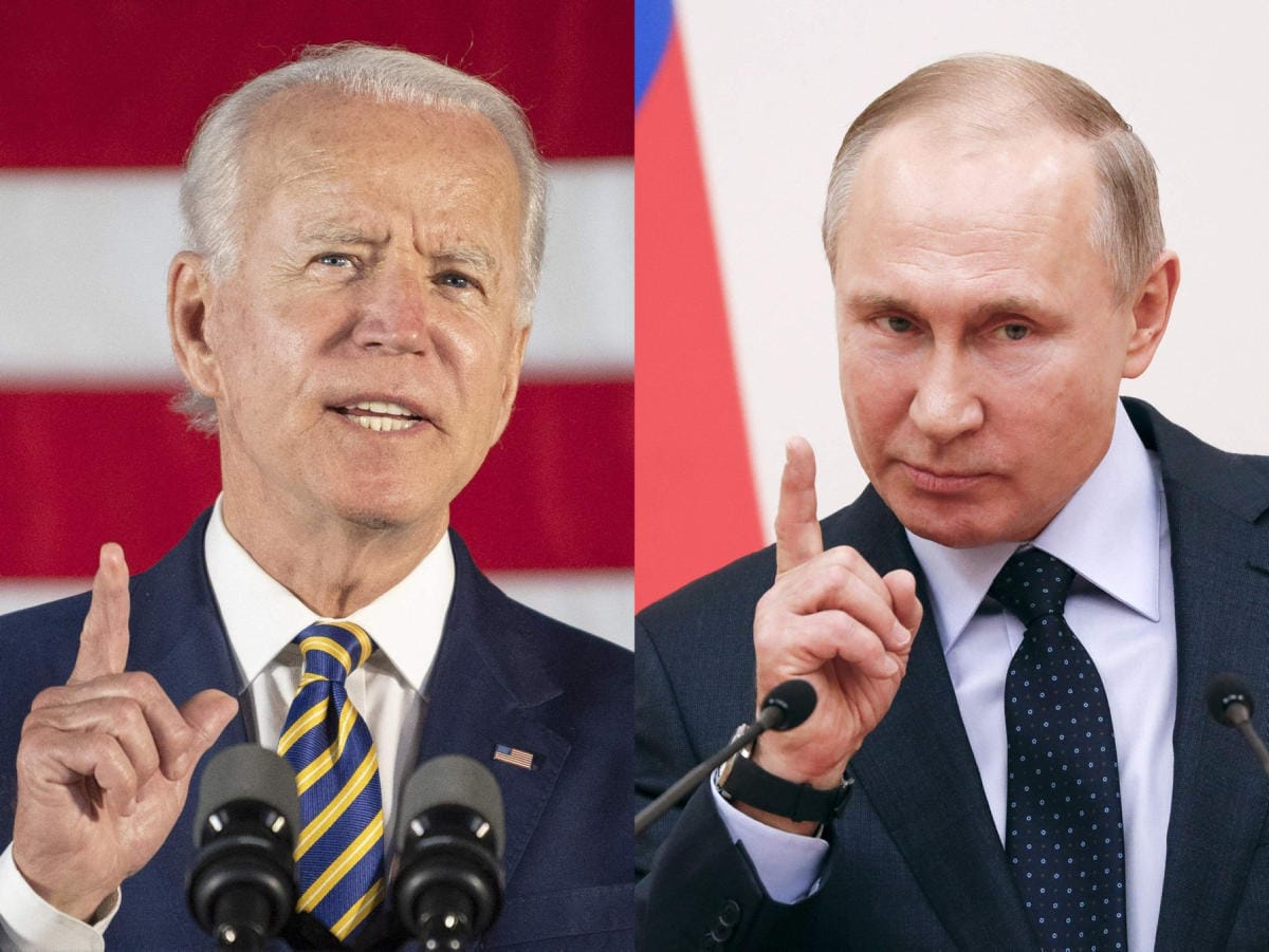 Venäjän ja Yhdysvaltain presidenteille Vladimir Putinille (oik.) ja Joe Bidenille ollaan järjestämässä videotapaamista ensi viikolle, Venäjän hallinto kertoi perjantaina. Lehtikuva/AFP