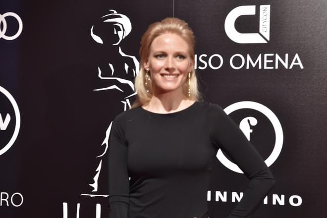 Näyttelijä Laura Brin oli kuullut Aku Louhimiehen käyttämistä metodeista ystävältään Pamela Tolalta. Brin pitää hyvänä, että asiat on nostettu keskusteluun ja että muutos on alkanut. KUVA: KIMMO PENTTINEN