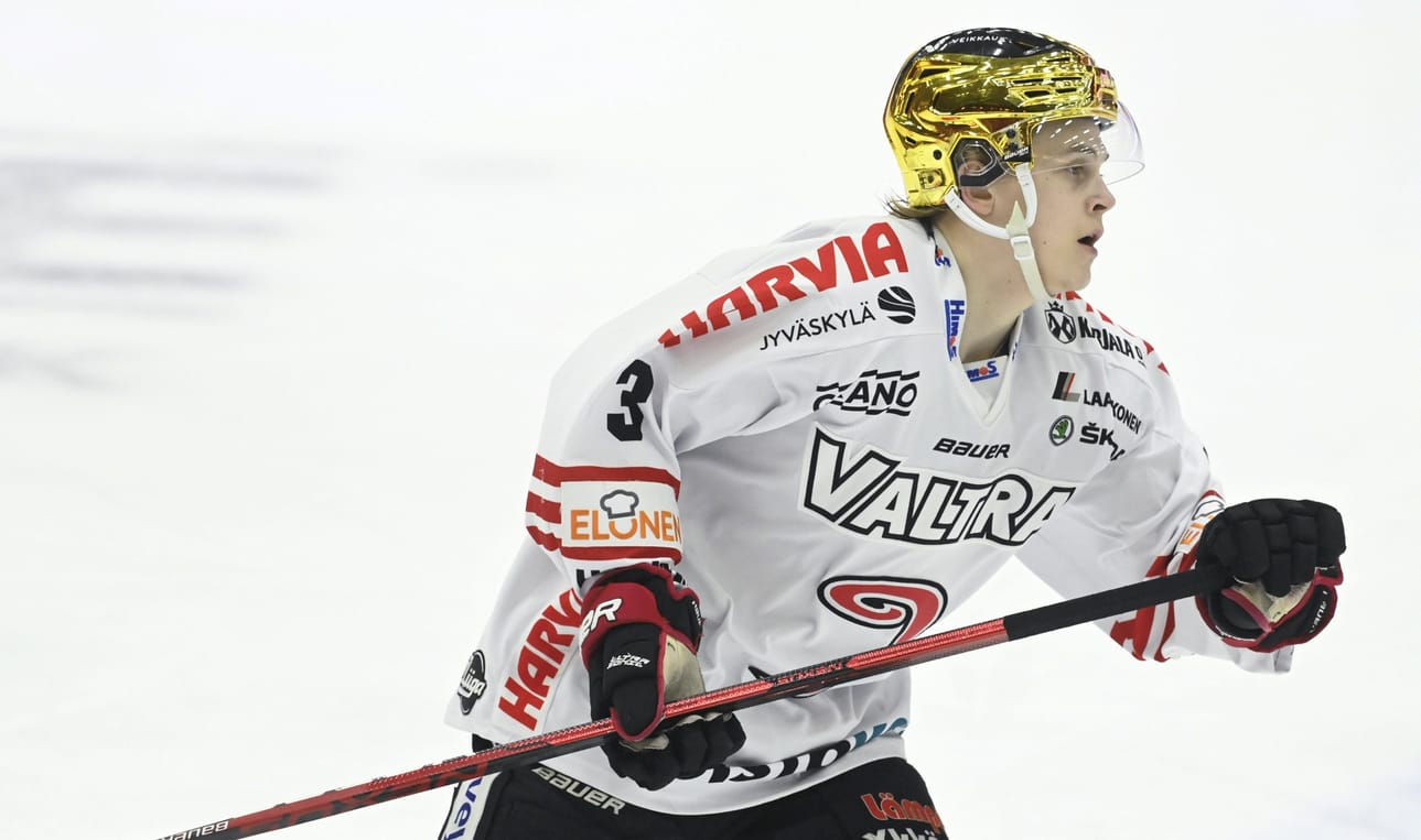 Viime kauden Anttoni Honka kiekkoili JYPissä. Arkistokuva. LEHTIKUVA / Heikki Saukkomaa