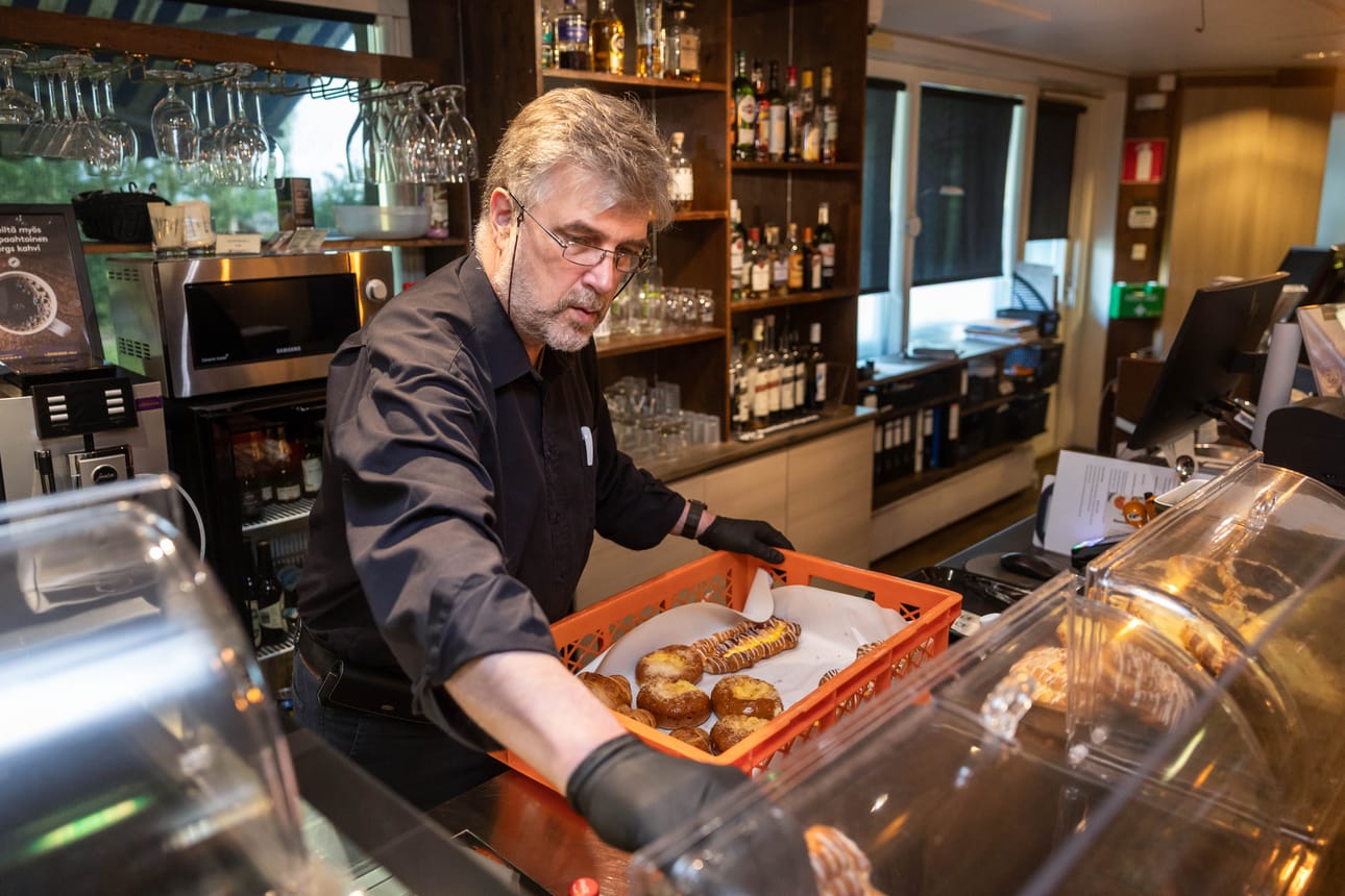 Finlandia Hotel Airport Oulun toimitusjohtaja Timo Väärälä ei pidä matkailijaveroa hyvänä ajatuksena. – En usko, että meidän ala hyötyy mitään siitä, että me keräämme veron.