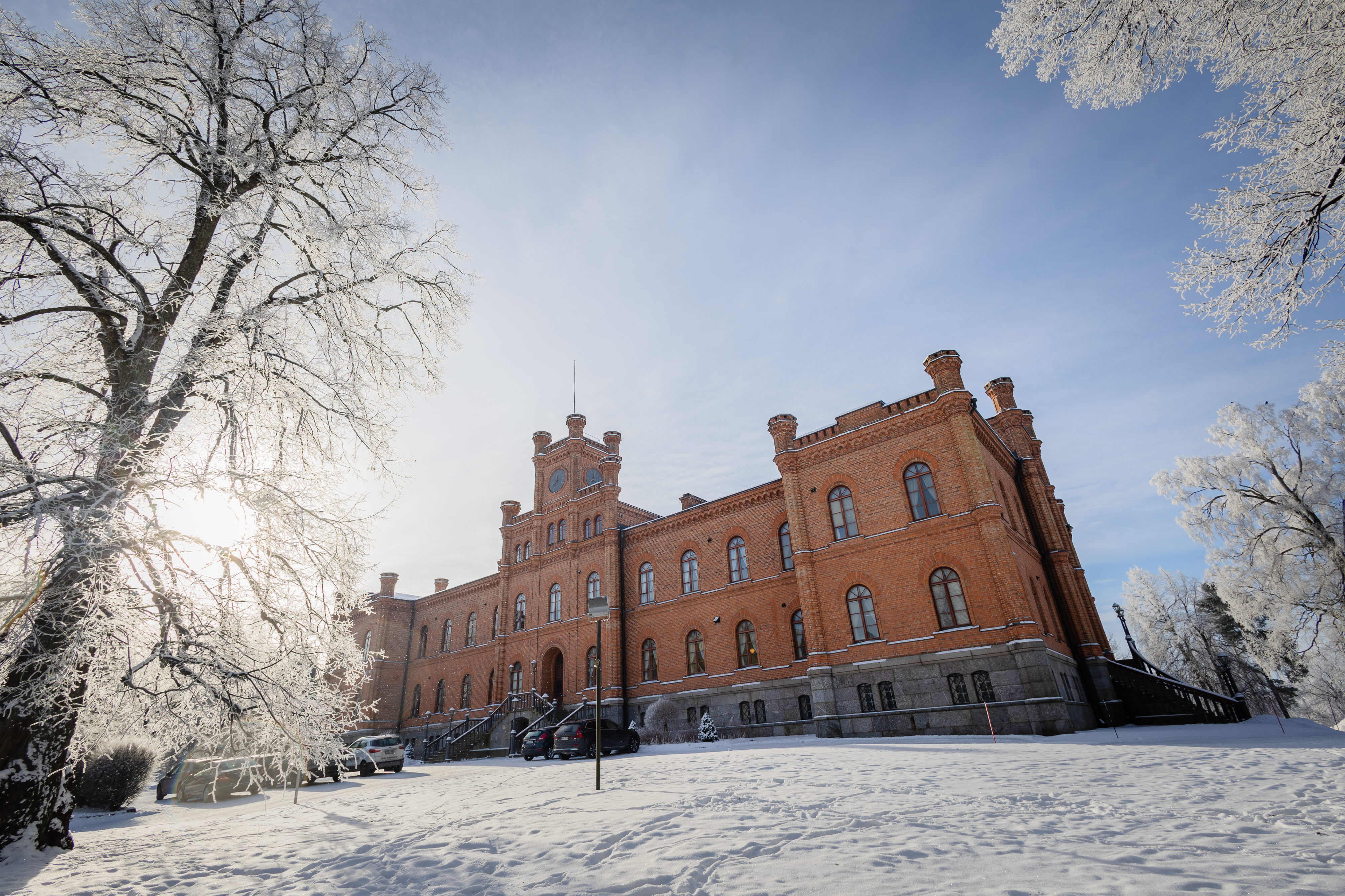 Tapon yrityksestä tuomittu mies tunkeutui ukrainalaisperheen kotiin ylistämään Putinia