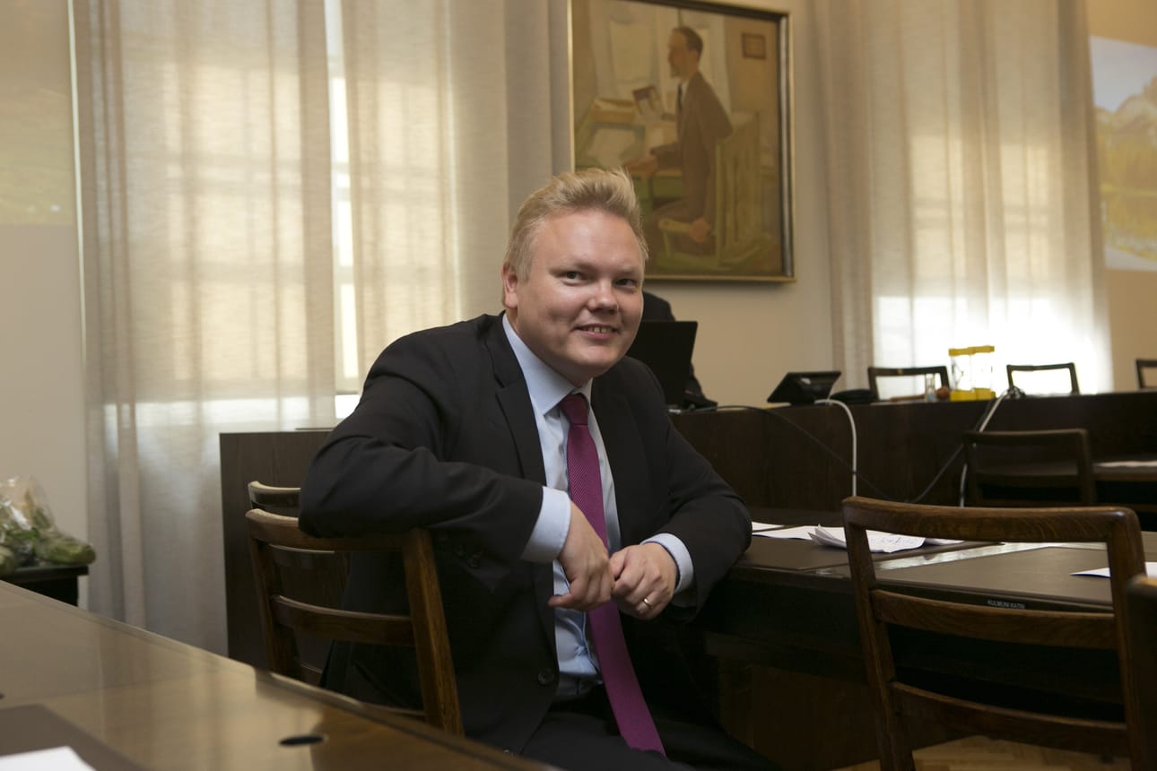 Keskustan eduskuntaryhmän puheenjohtaja Antti Kurvinen lähetti tiistaina aamupäivällä tiedotteen, jonka mukaan vankiloita ei tulla sulkemaan tämän hallituskauden aikana.