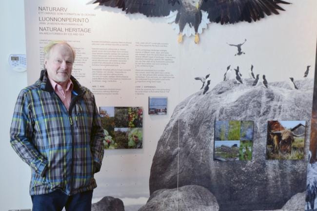 Näyttelyyn on kerätty kuvia koko maailmanperintöalueelta. Seppo Lammi on tunnettu luontokuvaaja, ja muun muassa hänen valokuviaan on esillä näyttelyssä. Kuva: Kenth Nedergård