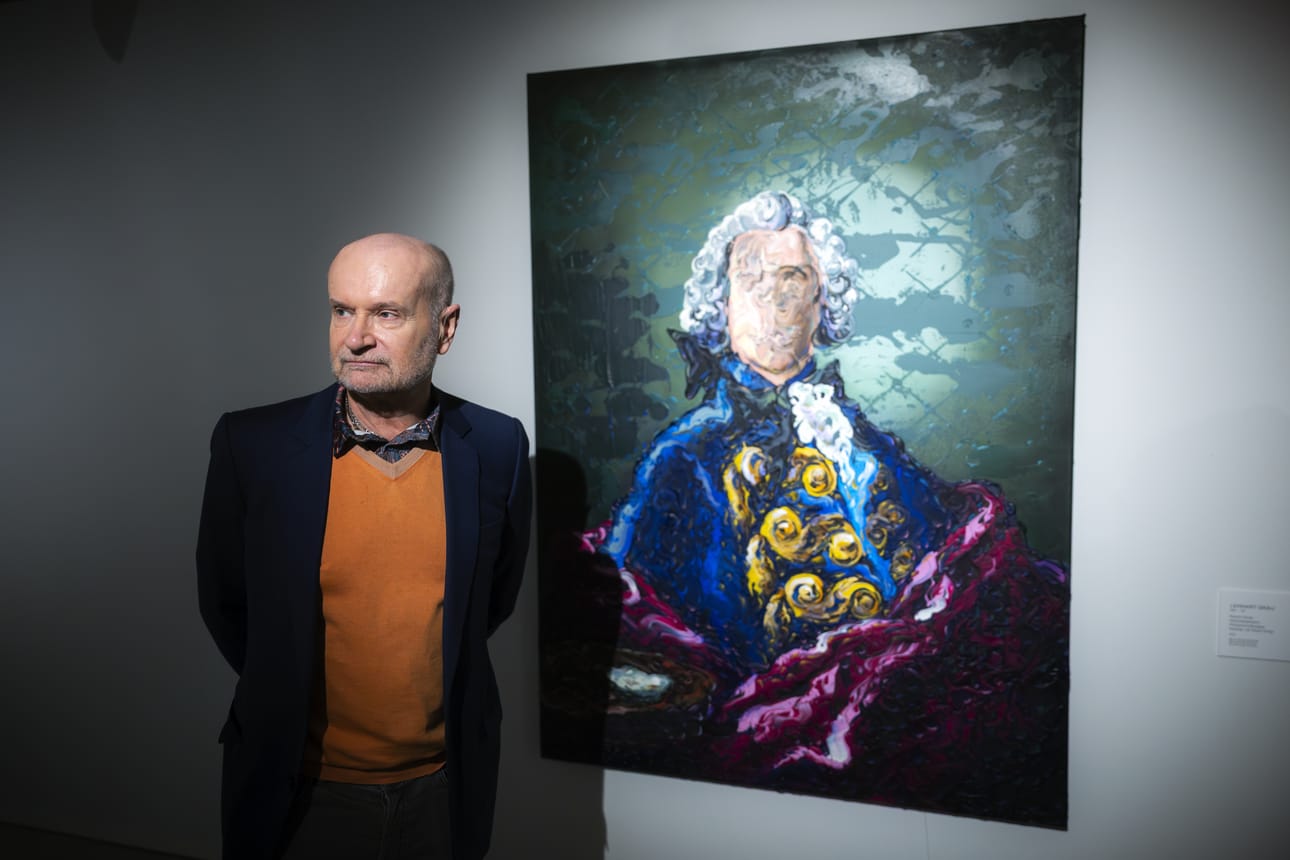 Yritysmaailmassa vaurastunut Timo Miettinen on viime vuosina keskittynyt taiteen keräämiseen. Hänen takanaan on saksalaisen taiteilijan Lennart Graun aatelisherraa kuvaava maalaus.