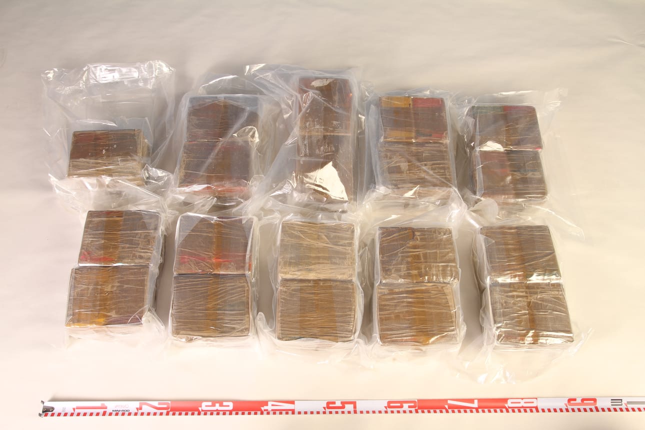 Poliisin oululaisesta kerrostaloasunnosta lokakuussa takavarikoimaa hasista.