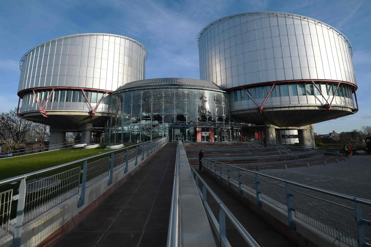 Euroopan ihmisoikeustuomioistuin (EIT) teki ennen lentoa päätöksen, jonka seurauksena kone ei voinut lähteä. LEHTIKUVA/AFP
