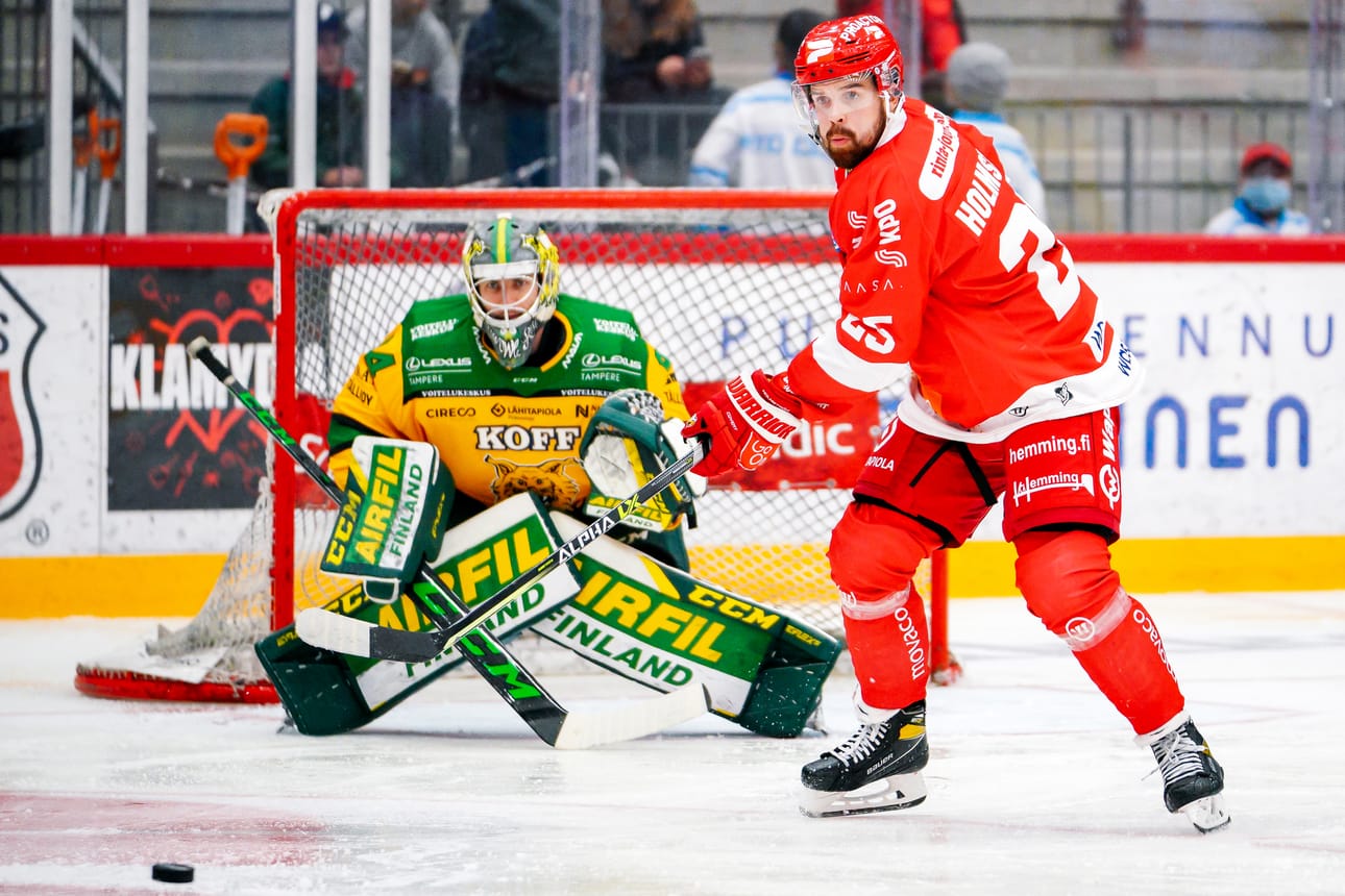 Axel Holmströmin ura jatkuu Kuparisaaressa.