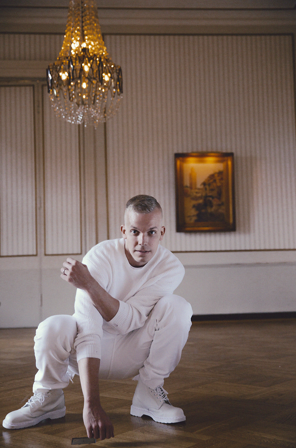 ”Anna sen soida, anna sen soida” kaikunee Raahen yössä monen muun Elastisen hitin tavoin. Hip hop -artisti hymyili itsensä monen suomalaisen sydämeen Vain elämää -sarjassa.
