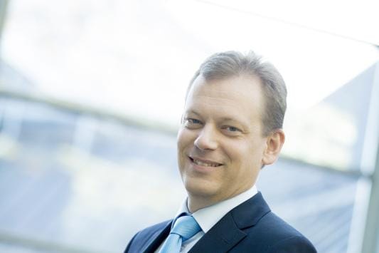 Wärtsilän Marine Solutionsin liiketoimintajohtaja Roger Holm sanoo, että biopolttoaineita on jo testattu laivoissa. KUVA: Tomi Parkkonen