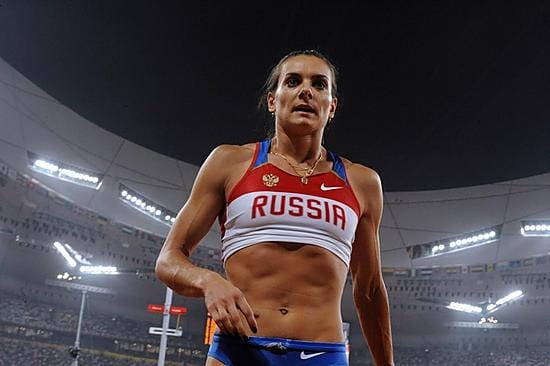 Venäläinen Jelena Isinbajeva on nyt tehnyt lukuisia maailmanennätyksiä seiväshypyssä.