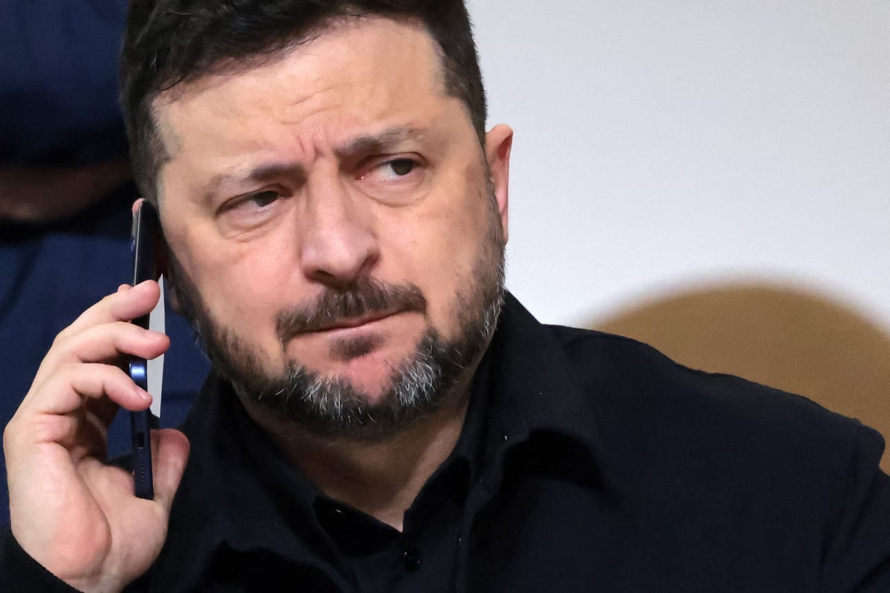 Ukrainan presidentti Volodymyr Zelenskyi määräsi armeijaa olemaan hyökkäämättä Punaiselle torille juhlallisuuksien aikana.