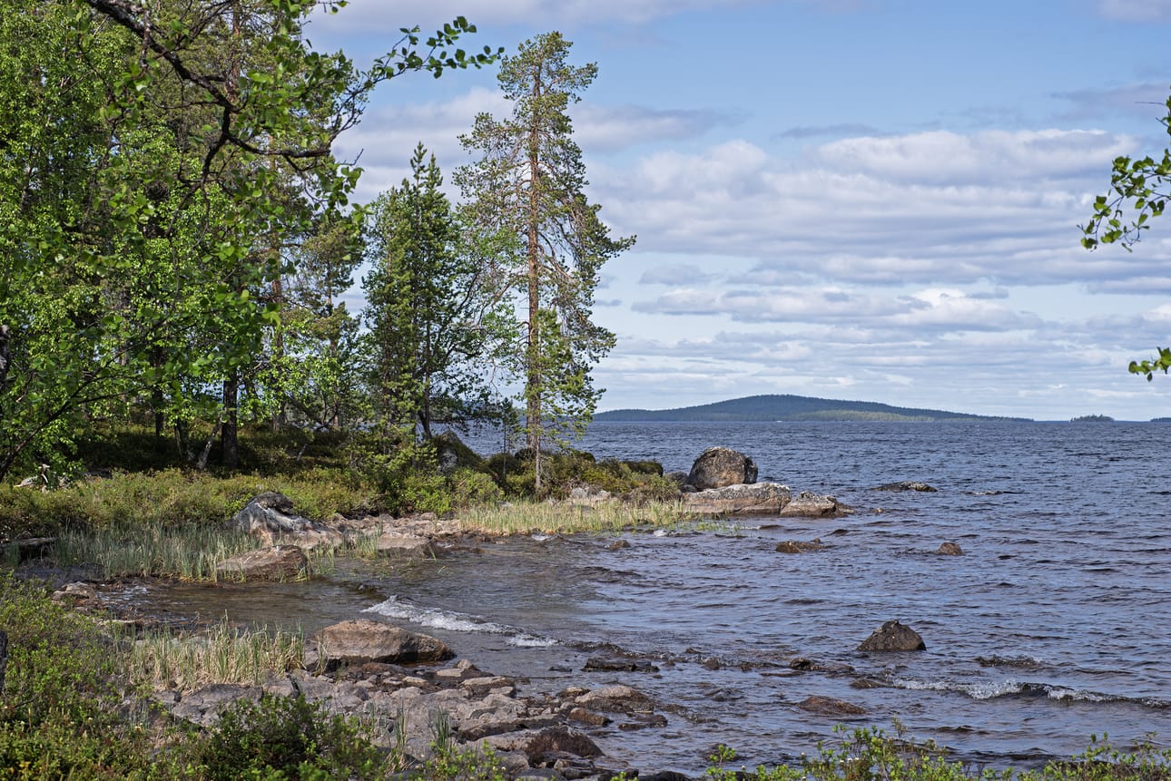 Inarin Nanguniemen hotellisuunnitelmia vastustavat paikalliset katsovat, että kyse on yhtä hanketta laajemmasta ilmiöstä. Turismi leviää Inarissa yhä syrjäisemmille seuduille.