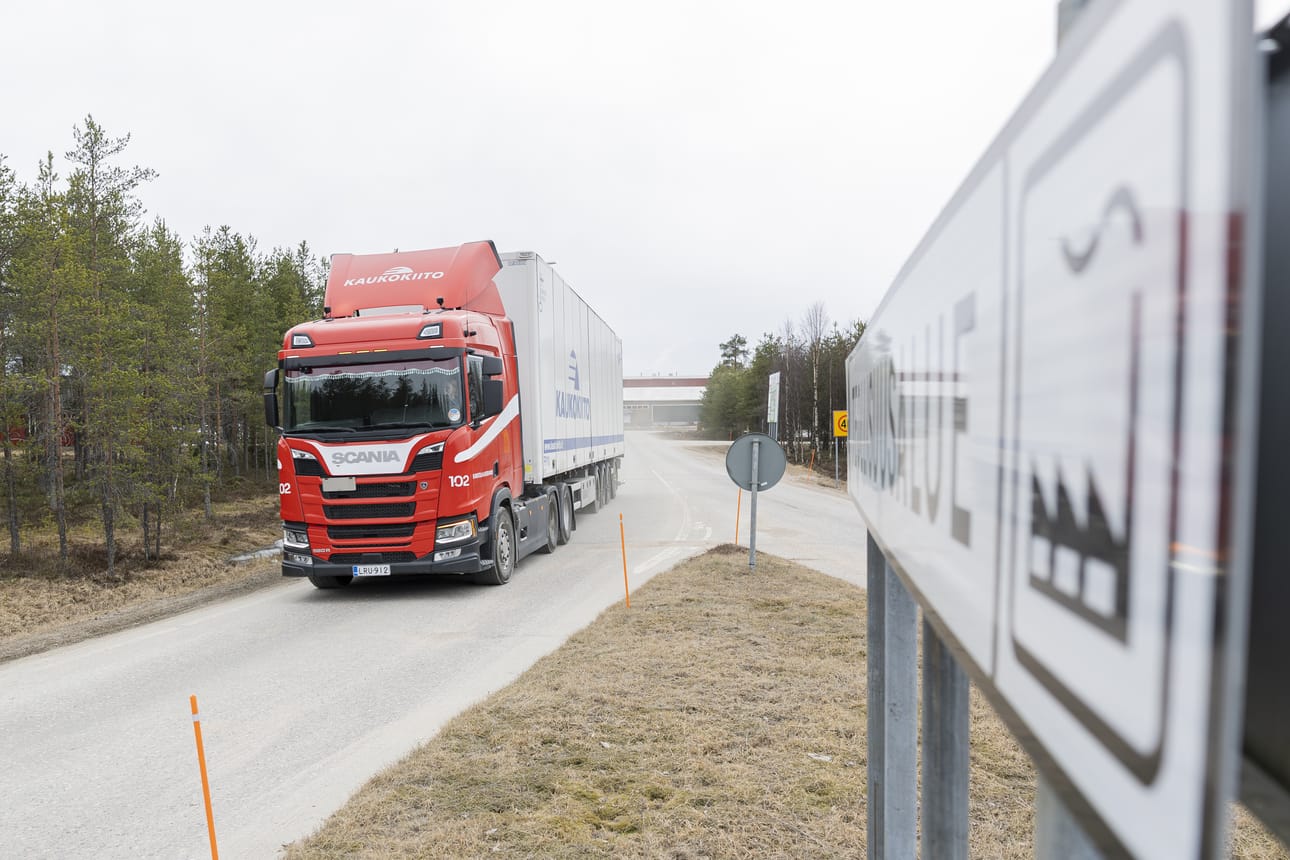 Taivalkosken teollisuusalueella on saha- ja metalliteollisuutta, kuljetusyrityksiä, koneurakointia ja korjaamoja, mutta kuinka monta yritystä yhteensä?