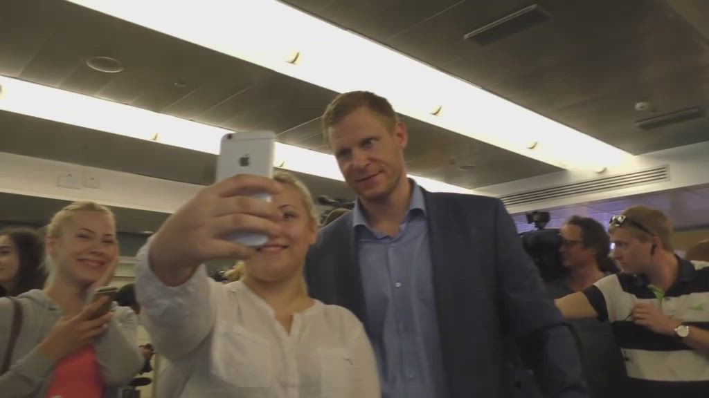 Näin riehakkaasti fanit vastaanottivat Leijonat