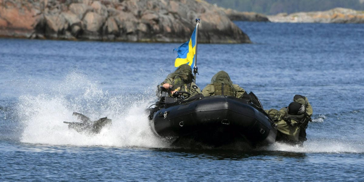 Ruotsalaiset rannikkojääkärit harjoittelivat maininnousua merivoimien Silja-meritaisteluharjoituksessa Hangon Syndalenin edustalla kesäkuussa 2019. LEHTIKUVA / JUSSI NUKARI