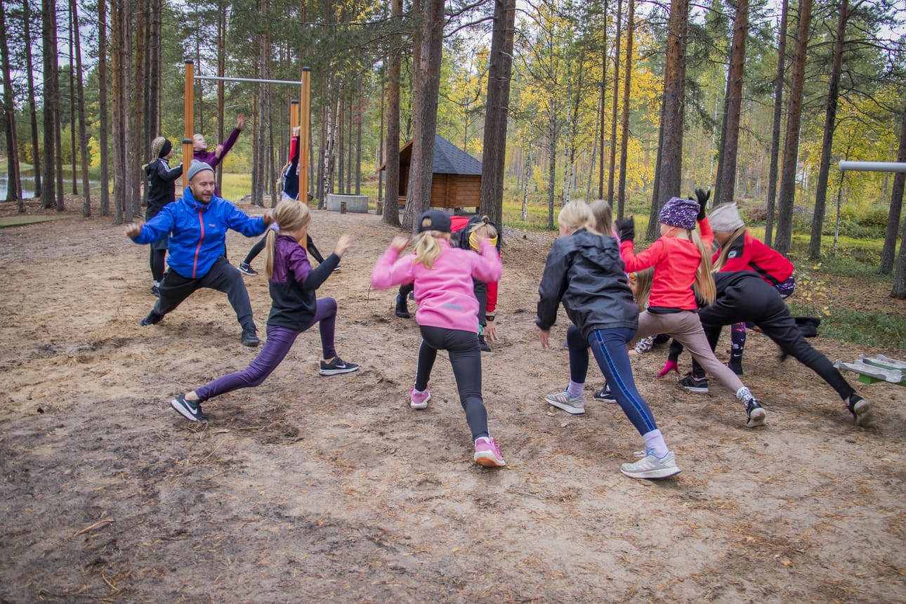 Ennen juoksua on hyvä venytellä.