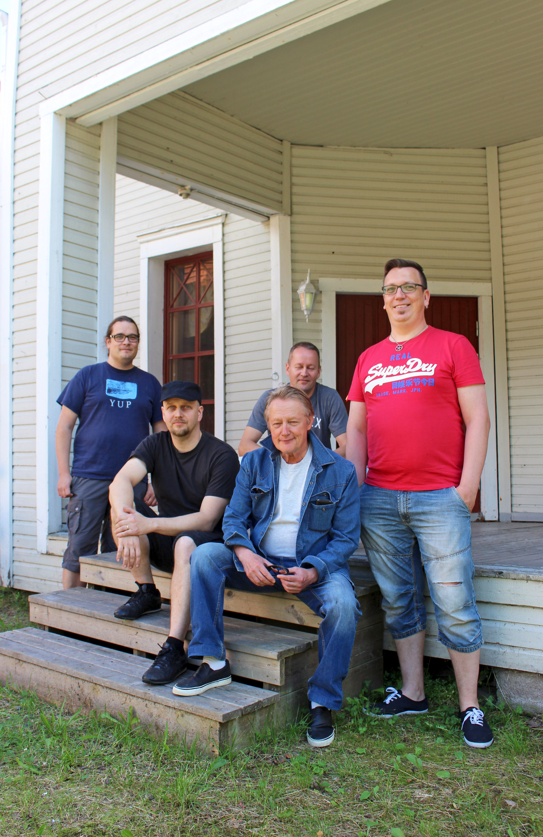 Jani Vääräniemi (vas.), Jyrki, Huttunen, Pentti Viitanen, Seppo Törmäkangas ja Tero Kärenlampi esiintyvät kokoonpanojensa kanssa huomisessa Silakka-rockissa.
