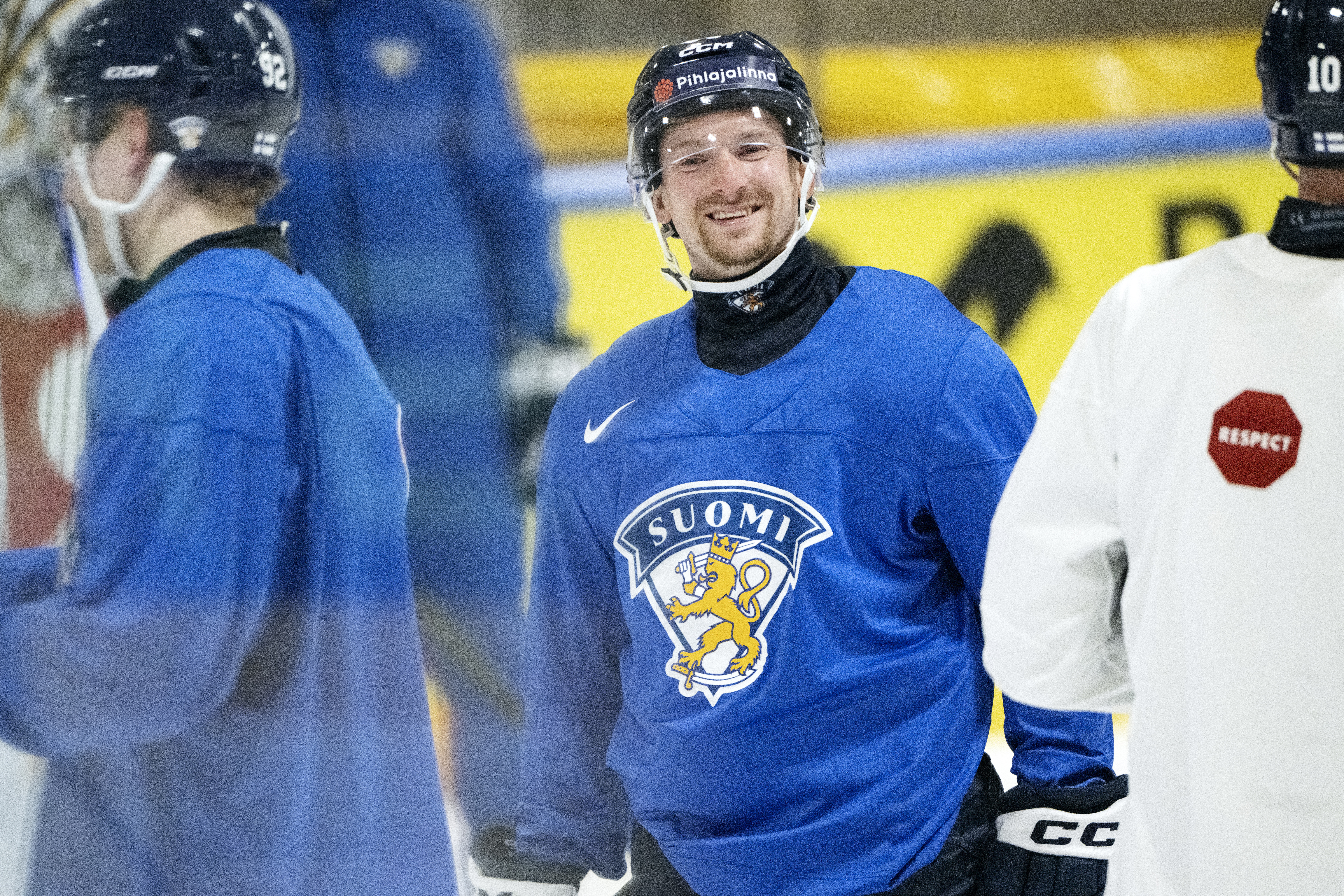 Hymyilevä "Puttaan" mies on Leijonien kokoonpanossa lähes korvaamaton – Sakari Manninen löysi Genevessä taas peli-ilon