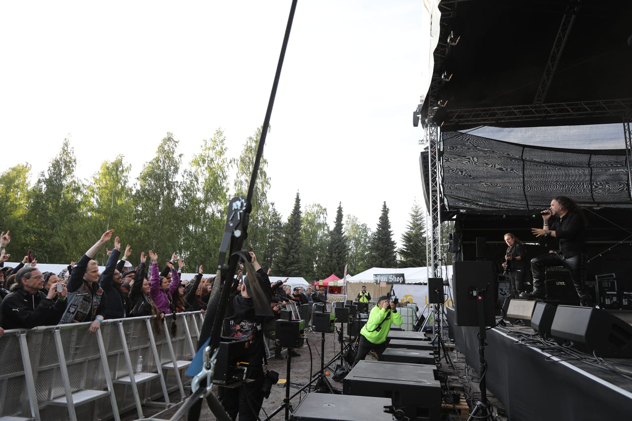 Rhapsody of fire villitsi yleisöä.
