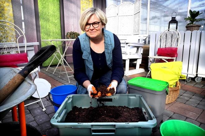 Monet ottavat kahvinpurut erilleen, sillä niistä voi tulla tympeä haju ja ne kelpaavat sellaisenaankin maanparannukseen. KUVAT: JOUKO HÄNNINEN