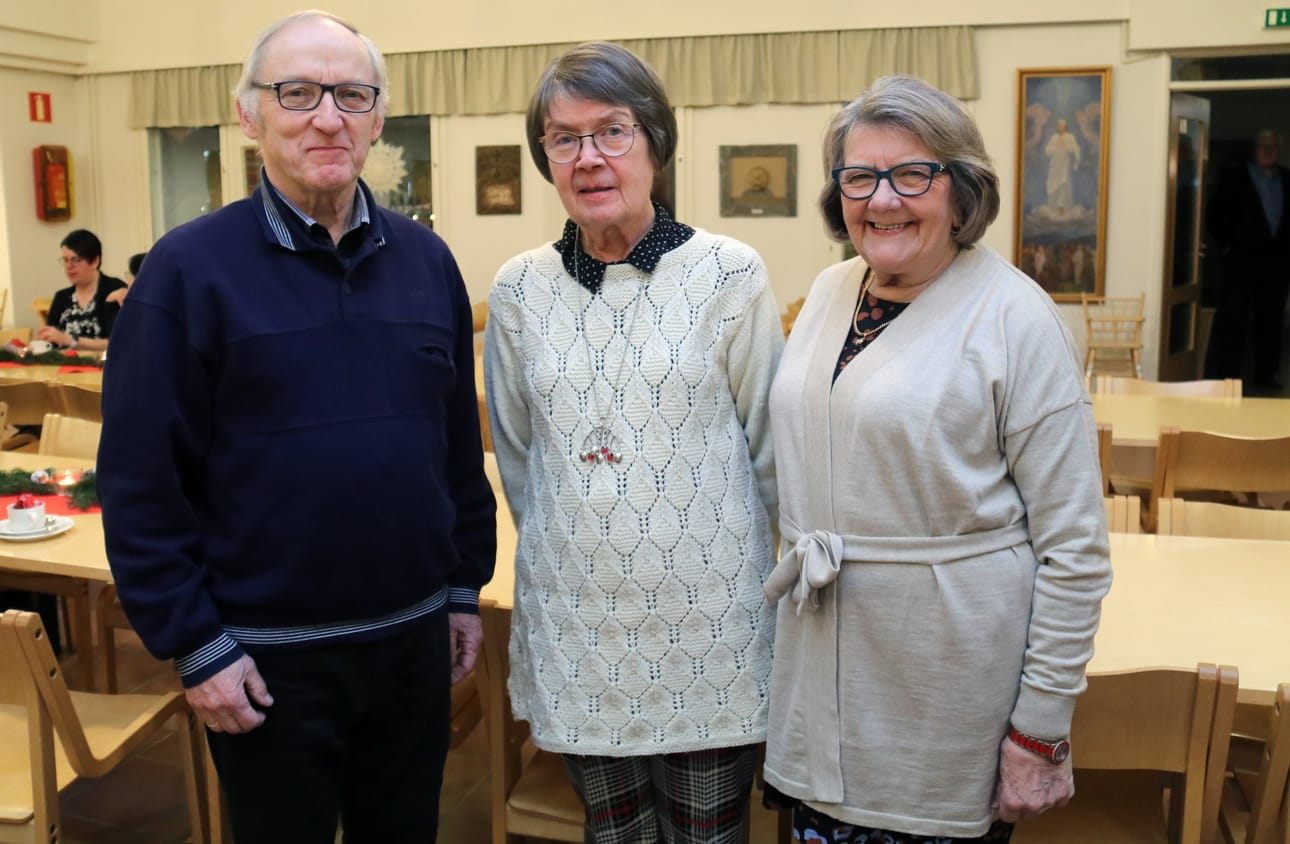 Kirkkovaltuuston jouluviikon kokous oli viimeinen Esa Vaittiselle, Ritva Heinoselle ja Marjatta Seppä-Lassilalle. Kukaan heistä ei enää asettunut ehdolle marraskuun vaaleissa.