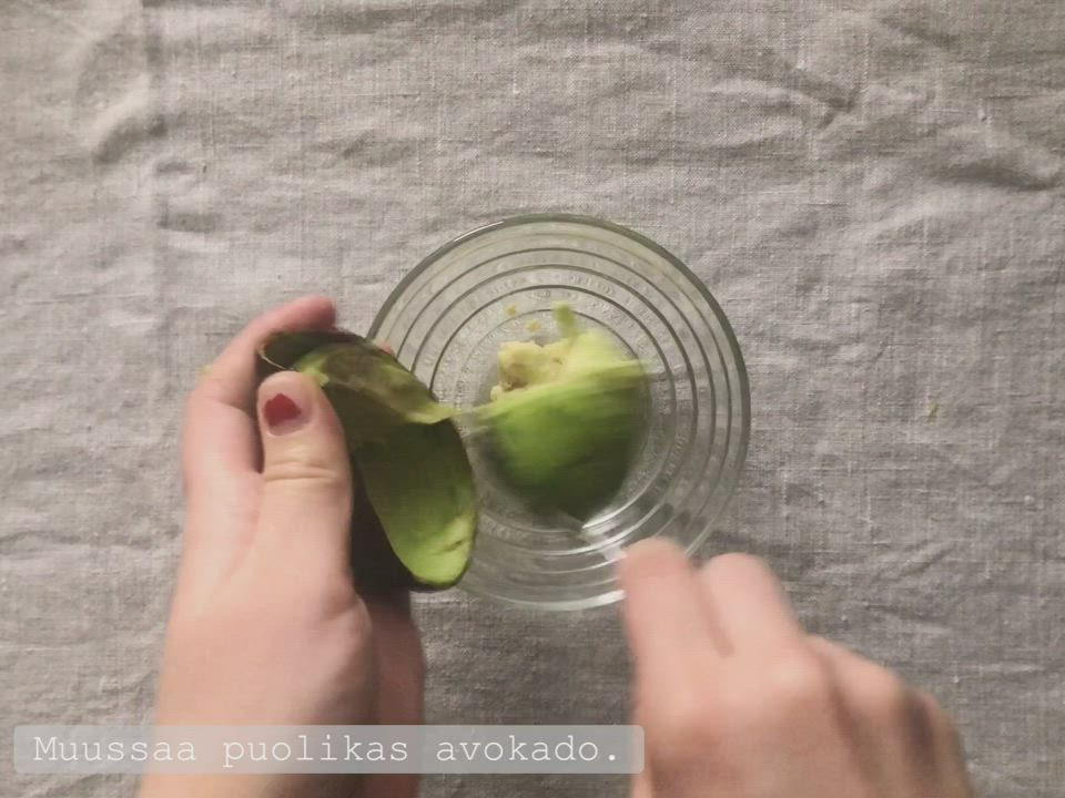 Tee-se-itse: Avokado-kaura kasvonaamio